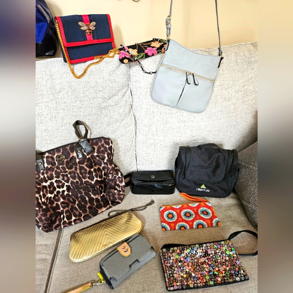 Multiple purses sold individually